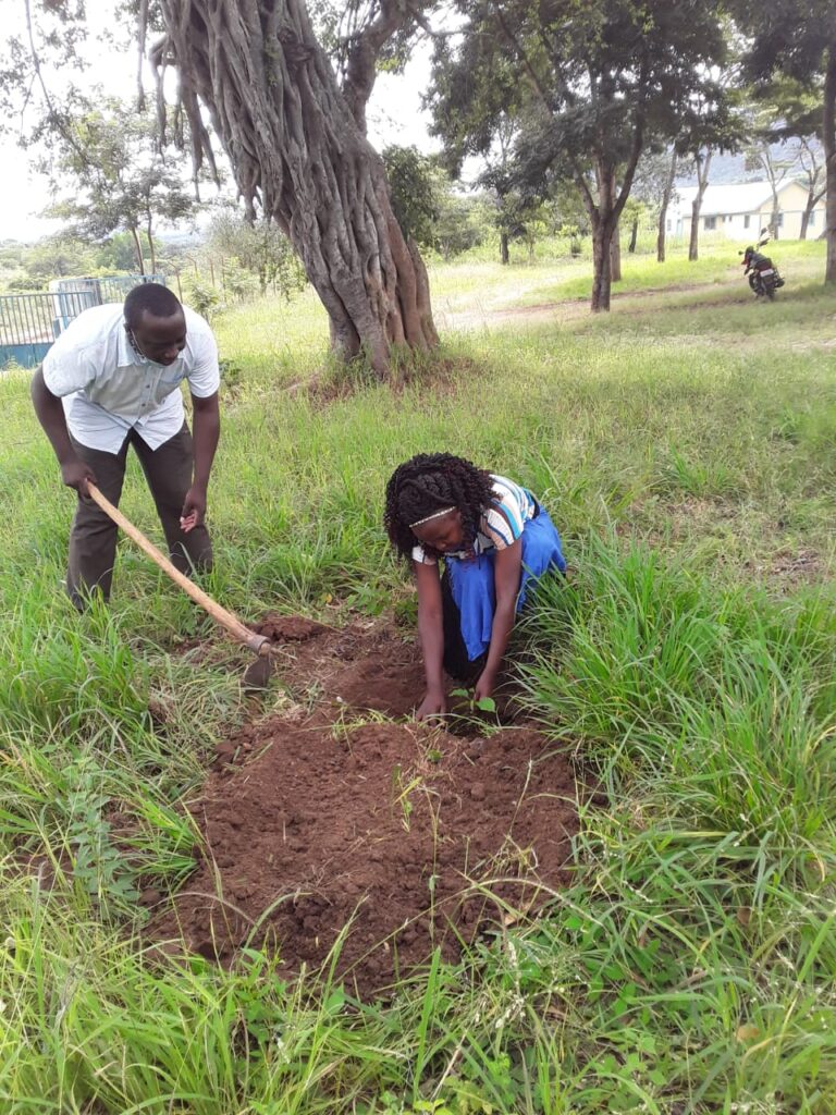 Mwanyani Dispensary Tree Planting 09-05-2020 3